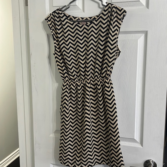 Beige with Black Zig-zag Dress - Picture 1 of 4